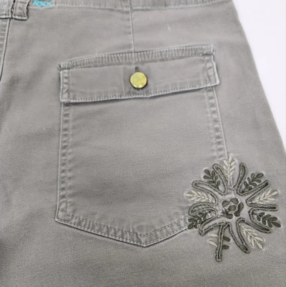 American Eagle Cropped Style Olive Shorts - Picture 4 of 11